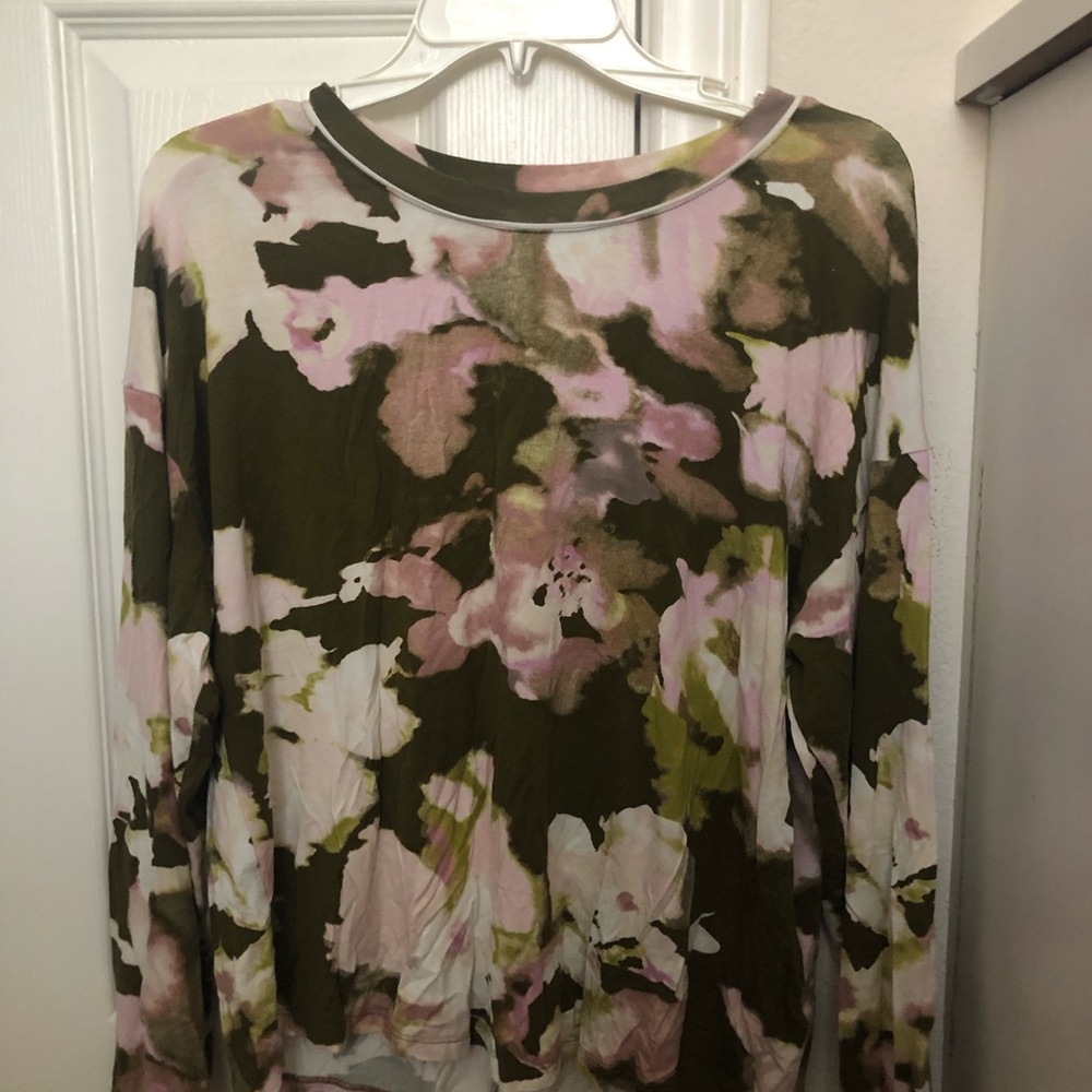 Green Stars Above Pajama Shirt Size Medium